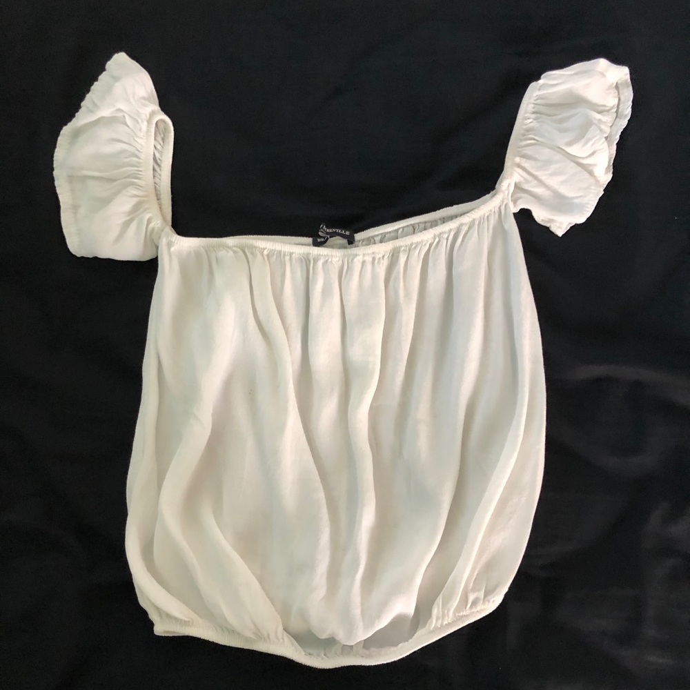 Brandy Melville off the shoulder top